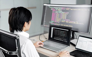 乌海 api php源码,下载的php源码怎么运行呢？